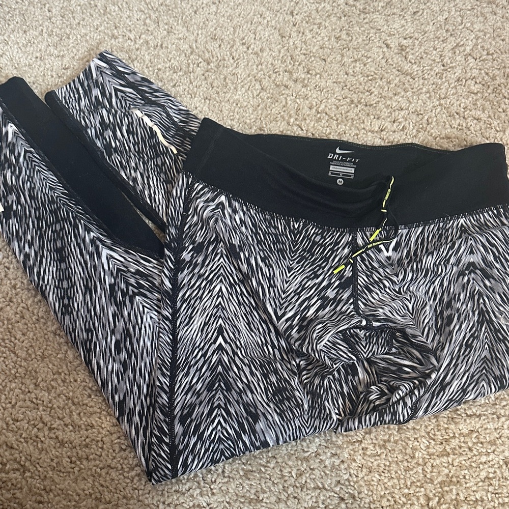 Nike dri-fit womens med Print Leggings - Black and White